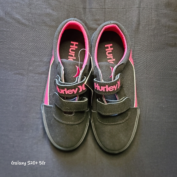 Hurley - Picture 7 of 7